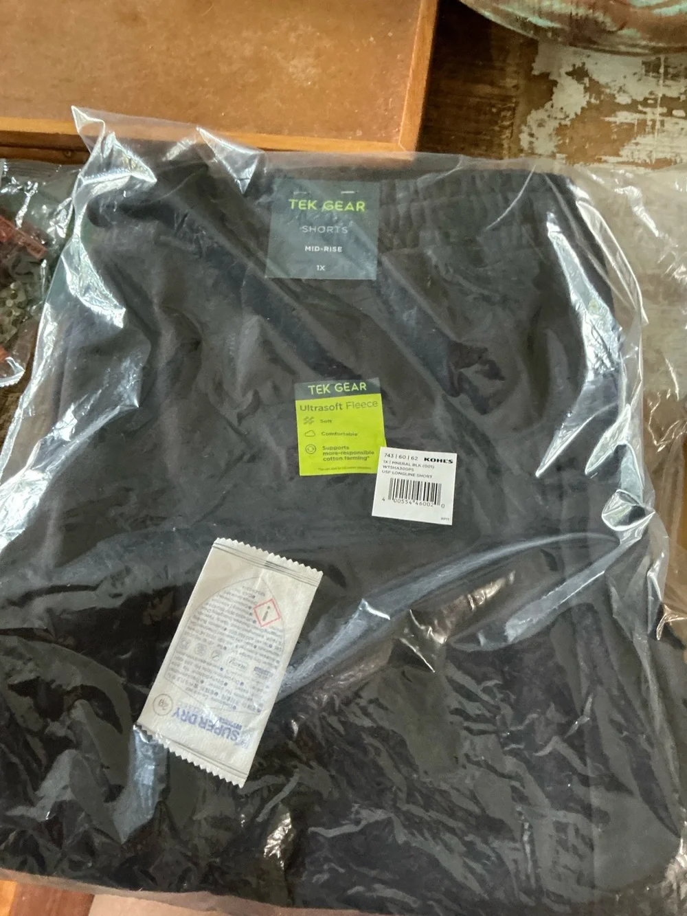 Tek gear Woman’s Ultrasoft Fleece Jogger Shorts - Mineral Black size 1X